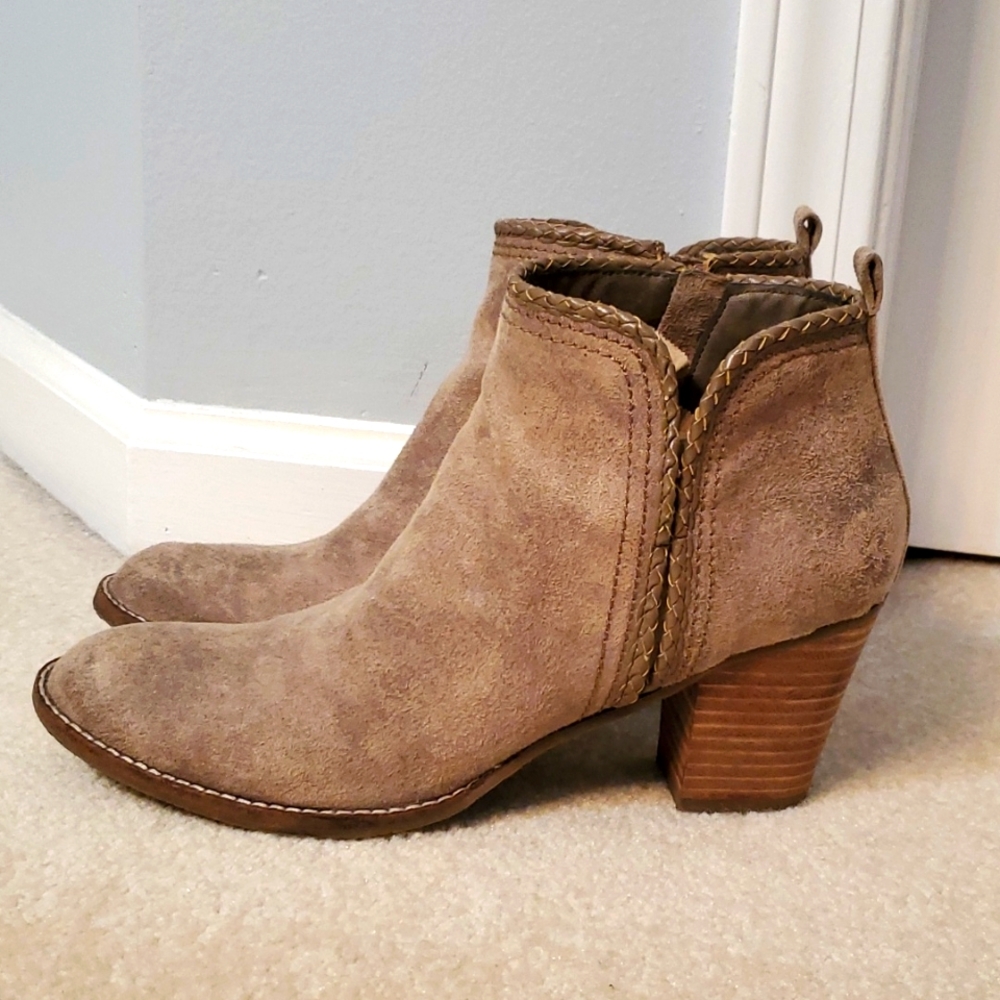 Dolce Vita taupe gray booties with side zipper western size 9